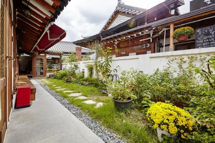 Jeonju Nostalgic Home ภายนอก รูปภาพ